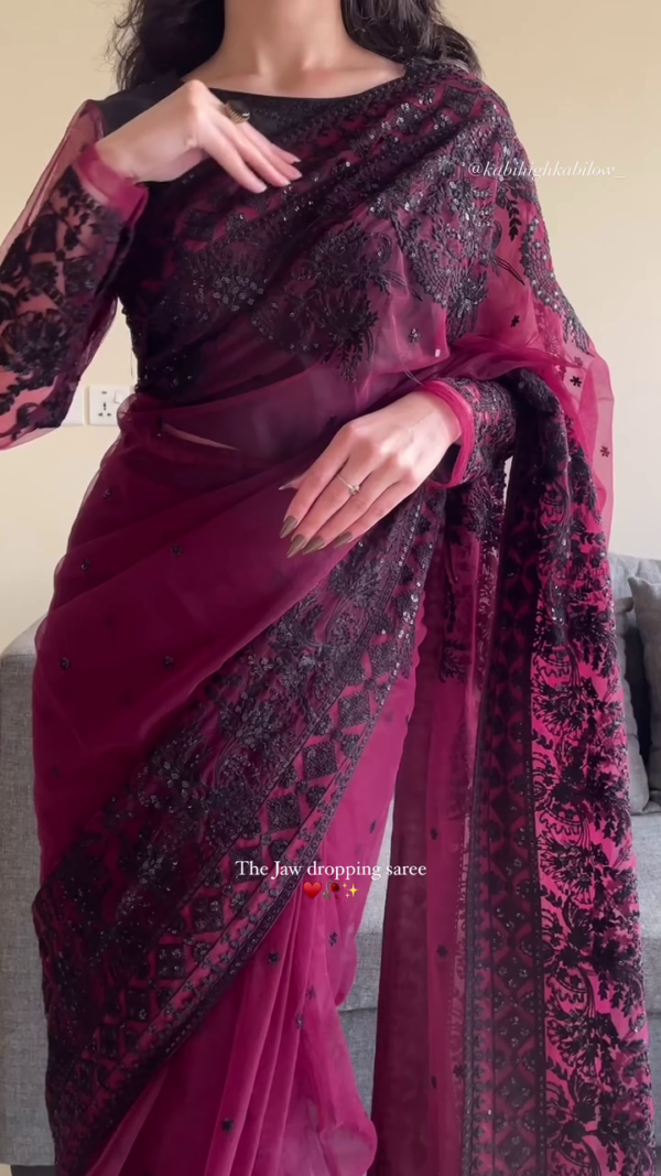 Women Embroidered Saree with Contrast Border