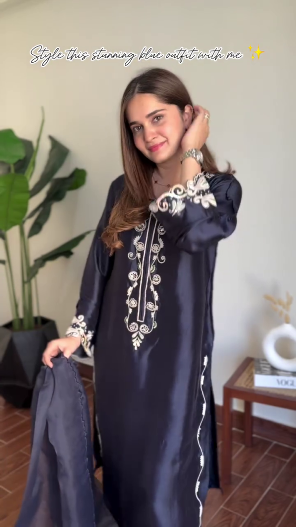 PAKISTANI KURTI