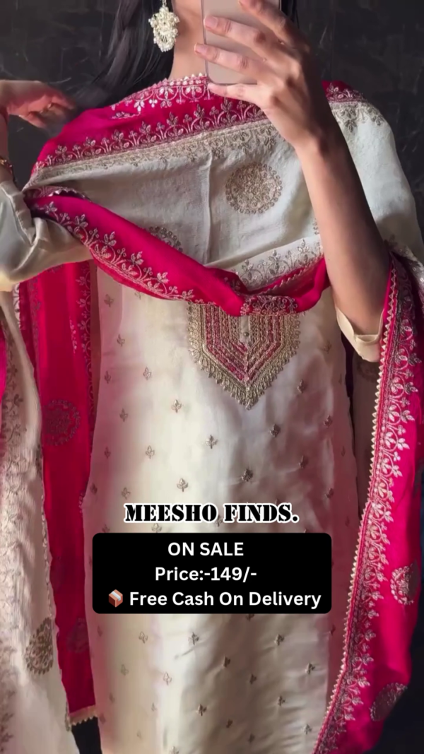 Heavy Suit Set which is beautifully decorated with intricate hand embroidery