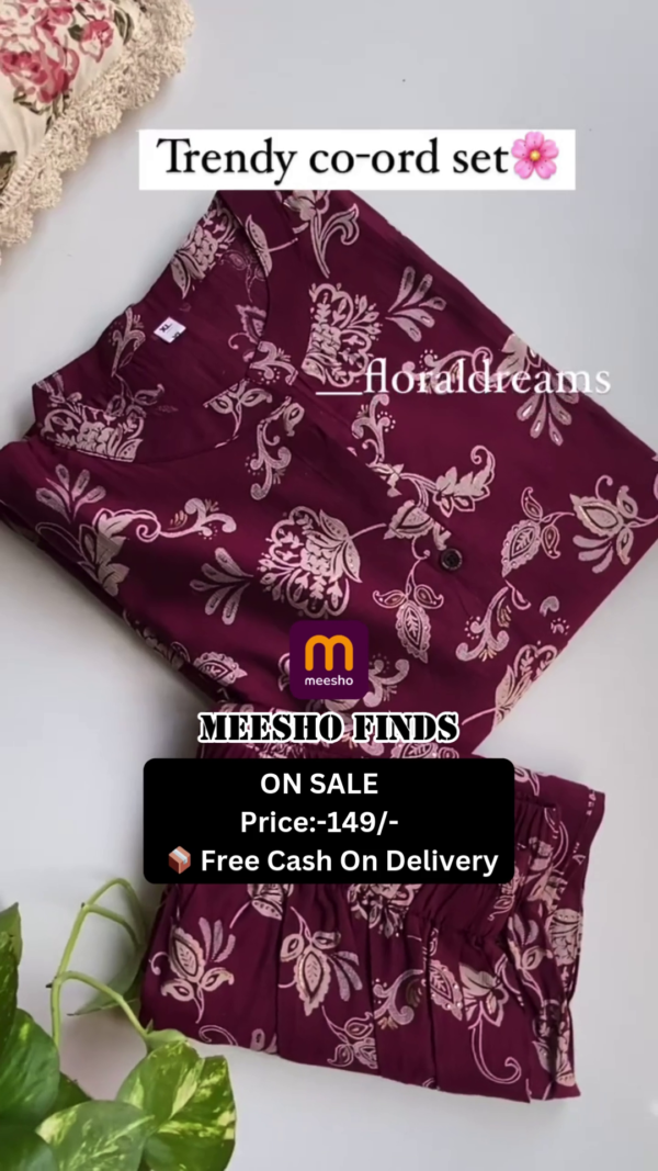 Women Floral Printed Short Sleeves Night suit