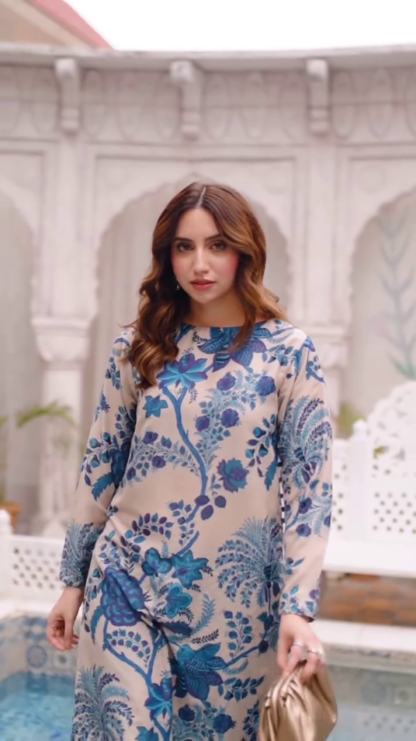 Floral Printed Key Hole Cuffed Sleeves Tunic