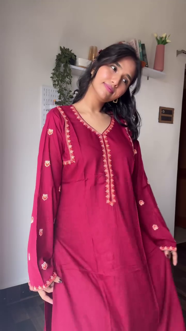 Beads and Stones V-Neck A-Line Kurta With Trouser