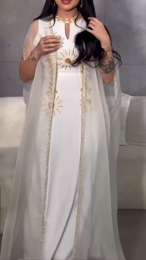 Two-piece embroidered jalabiya decorated with elegant embroidery